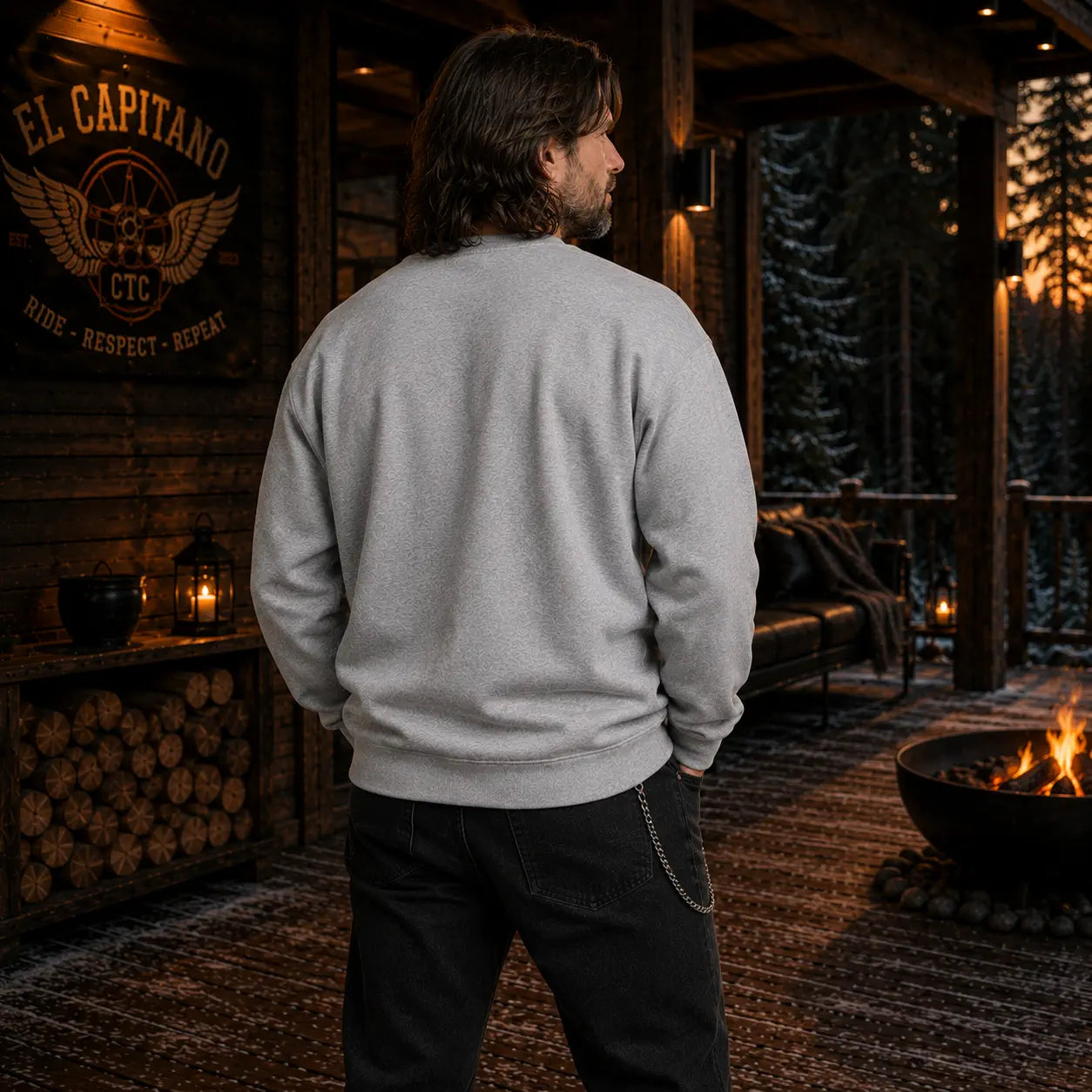 REVOLUTION Sweater – Caballeros